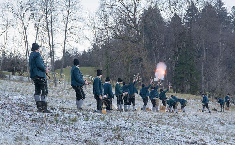 Gelebtes Brauchtum in Piding: Die Böllerschützen  an Weihnachten