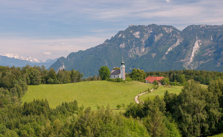 Der Johannishögl vor dem Untersberg