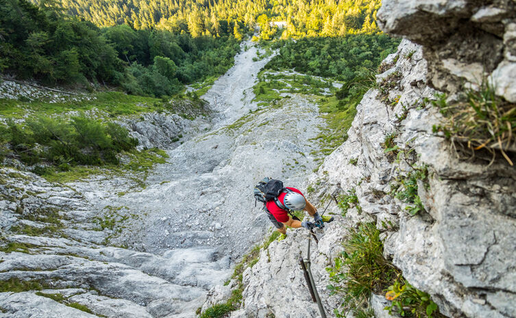 Tiefblick vom Pidinger Klettersteig